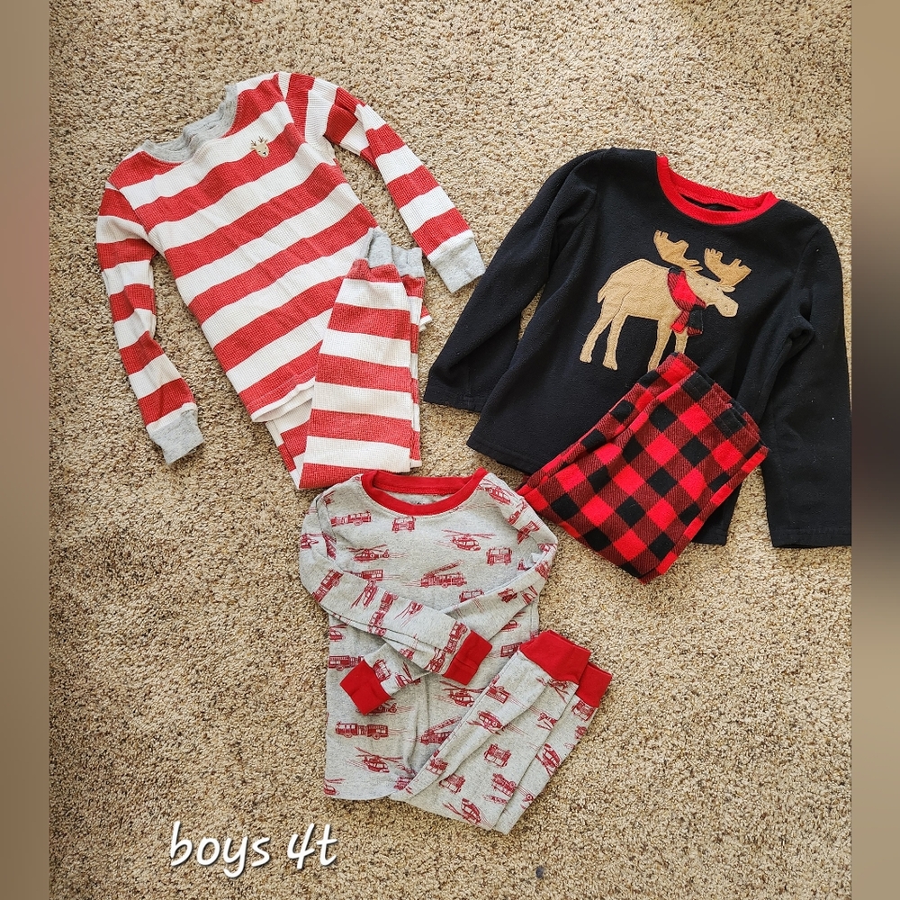 Boys 4t pajamas! Lot of 3.